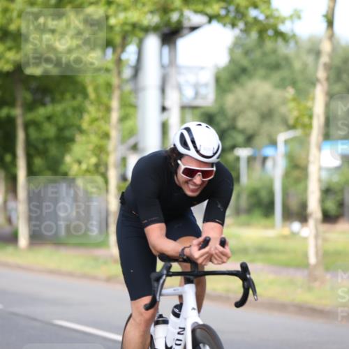10.08.2025 - GEWOBA Citytriathlon Bremen Yannick Fuchs http://msf.ph/oto/8543657 10.08.2025 10:50:24 Radfahren 97, 161, 389, 406, 409, 426, 428 meine-sportfotos.de