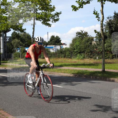 10.08.2025 - GEWOBA Citytriathlon Bremen Yannick Fuchs http://msf.ph/oto/8543658 10.08.2025 14:38:09 Radfahren 30, 54, 75, 81, 147, 152 meine-sportfotos.de