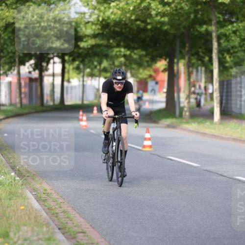 10.08.2025 - GEWOBA Citytriathlon Bremen Yannick Fuchs http://msf.ph/oto/8543677 10.08.2025 10:50:27 Radfahren 97, 161, 389, 409, 426, 428 meine-sportfotos.de