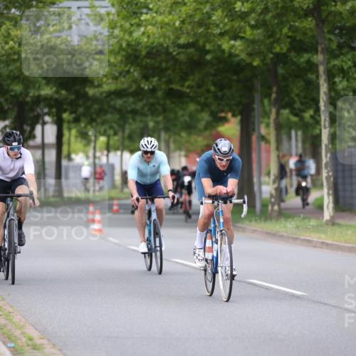 10.08.2025 - GEWOBA Citytriathlon Bremen Yannick Fuchs http://msf.ph/oto/8543678 10.08.2025 12:51:42 Radfahren 575, 680, 822, 855 meine-sportfotos.de