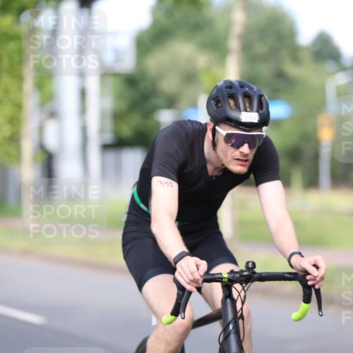 10.08.2025 - GEWOBA Citytriathlon Bremen Yannick Fuchs http://msf.ph/oto/8543686 10.08.2025 10:50:28 Radfahren 97, 161, 389, 409, 426, 428 meine-sportfotos.de