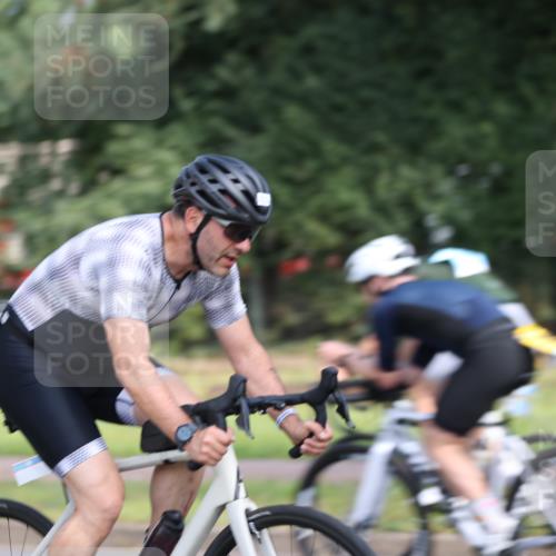 10.08.2025 - GEWOBA Citytriathlon Bremen Yannick Fuchs http://msf.ph/oto/8543697 10.08.2025 10:51:25 Radfahren 239, 396, 419, 421 meine-sportfotos.de
