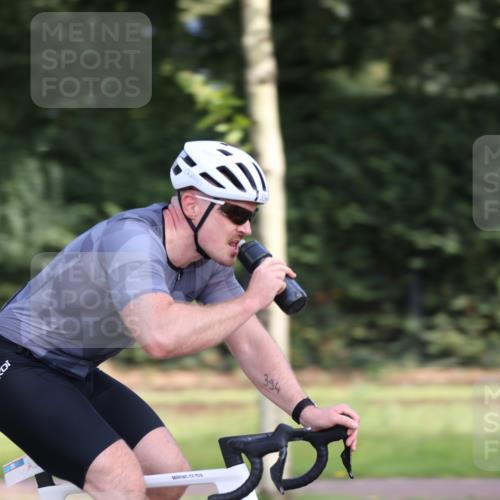 10.08.2025 - GEWOBA Citytriathlon Bremen Yannick Fuchs http://msf.ph/oto/8543707 10.08.2025 10:52:14 Radfahren 137, 349, 390, 392, 394, 479 meine-sportfotos.de