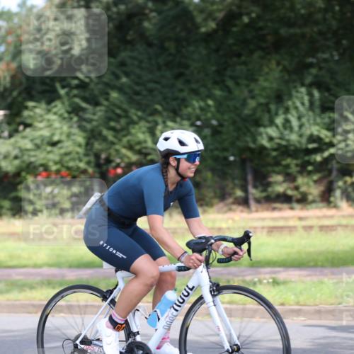 10.08.2025 - GEWOBA Citytriathlon Bremen Yannick Fuchs http://msf.ph/oto/8543723 10.08.2025 10:52:17 Radfahren 137, 349, 355, 390, 392, 394, 479 meine-sportfotos.de
