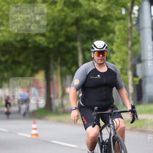 10.08.2025 - GEWOBA Citytriathlon Bremen Yannick Fuchs http://msf.ph/oto/8543732 10.08.2025 12:52:02 Radfahren 604, 664, 708, 738, 905, 973, 977, 1017 meine-sportfotos.de