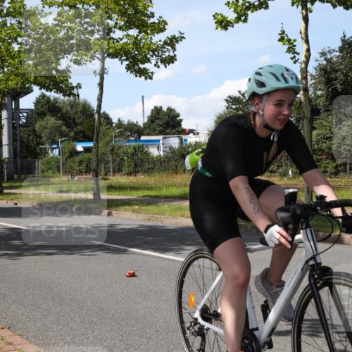 10.08.2025 - GEWOBA Citytriathlon Bremen Yannick Fuchs http://msf.ph/oto/8543742 10.08.2025 14:38:59 Radfahren 100, 236, 238, 354 meine-sportfotos.de