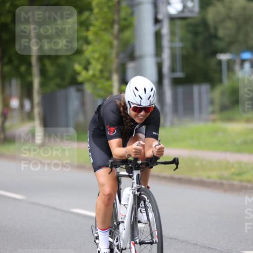 10.08.2025 - GEWOBA Citytriathlon Bremen Yannick Fuchs http://msf.ph/oto/8543754 10.08.2025 12:52:07 Radfahren 604, 664, 708, 738, 891, 905, 973, 977, 1017, 1037 meine-sportfotos.de