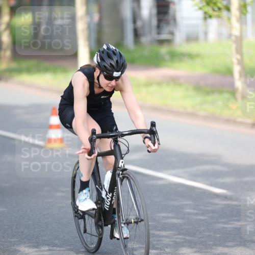 10.08.2025 - GEWOBA Citytriathlon Bremen Yannick Fuchs http://msf.ph/oto/8543759 10.08.2025 10:52:37 Radfahren 21, 43, 354, 355, 491, 504 meine-sportfotos.de