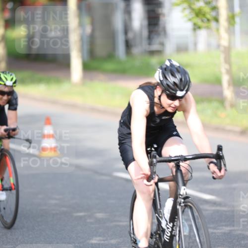 10.08.2025 - GEWOBA Citytriathlon Bremen Yannick Fuchs http://msf.ph/oto/8543760 10.08.2025 10:52:37 Radfahren 21, 43, 354, 355, 491, 504 meine-sportfotos.de