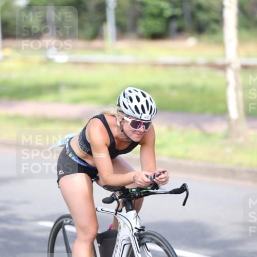 10.08.2025 - GEWOBA Citytriathlon Bremen Yannick Fuchs http://msf.ph/oto/8543779 10.08.2025 10:52:41 Radfahren 21, 43, 354, 400, 491, 504 meine-sportfotos.de