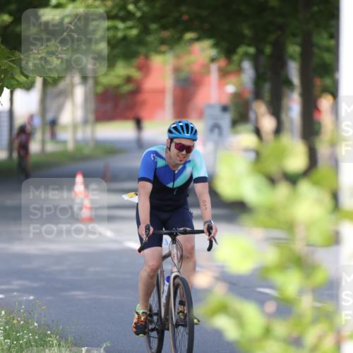 10.08.2025 - GEWOBA Citytriathlon Bremen Yannick Fuchs http://msf.ph/oto/8543800 10.08.2025 10:52:53 Radfahren 21, 43, 400, 413 meine-sportfotos.de