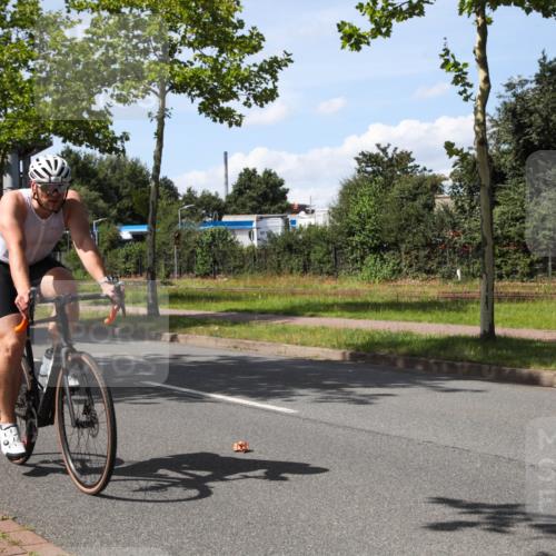 10.08.2025 - GEWOBA Citytriathlon Bremen Yannick Fuchs http://msf.ph/oto/8543805 10.08.2025 14:39:34 Radfahren 84, 90, 94, 101, 126, 174, 281, 283, 334 meine-sportfotos.de