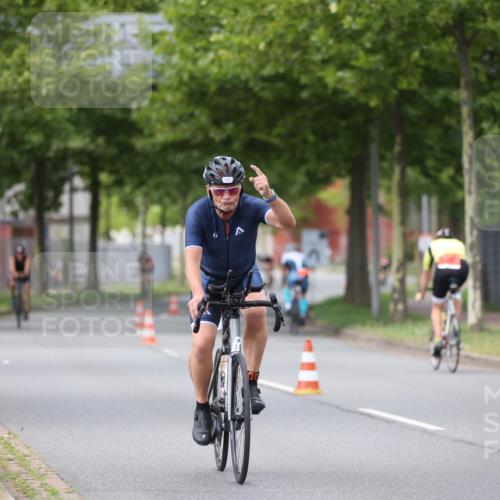 10.08.2025 - GEWOBA Citytriathlon Bremen Yannick Fuchs http://msf.ph/oto/8543809 10.08.2025 12:52:14 Radfahren 599, 603, 701, 708, 738, 858, 891, 905, 973, 977, 1017, 1037 meine-sportfotos.de