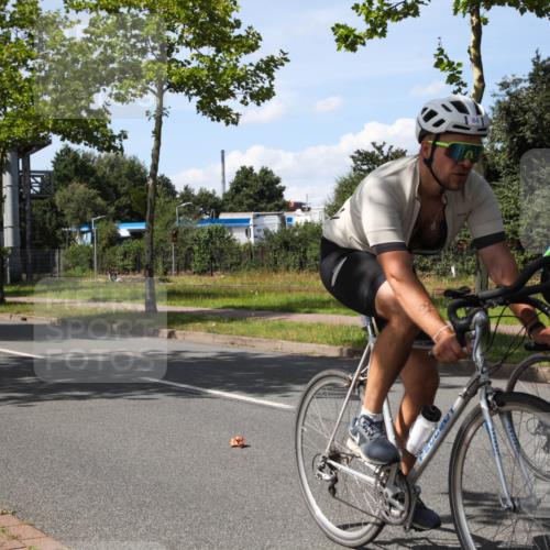 10.08.2025 - GEWOBA Citytriathlon Bremen Yannick Fuchs http://msf.ph/oto/8543810 10.08.2025 14:39:35 Radfahren 84, 90, 94, 101, 126, 174, 215, 281, 283, 334 meine-sportfotos.de