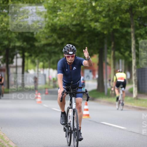 10.08.2025 - GEWOBA Citytriathlon Bremen Yannick Fuchs http://msf.ph/oto/8543813 10.08.2025 12:52:15 Radfahren 599, 603, 701, 708, 738, 834, 858, 891, 905, 973, 977, 1017, 1037 meine-sportfotos.de