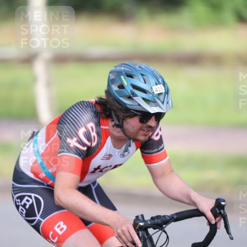 10.08.2025 - GEWOBA Citytriathlon Bremen Yannick Fuchs http://msf.ph/oto/8543831 10.08.2025 10:53:02 Radfahren 358, 379, 380, 382, 400, 413, 448 meine-sportfotos.de