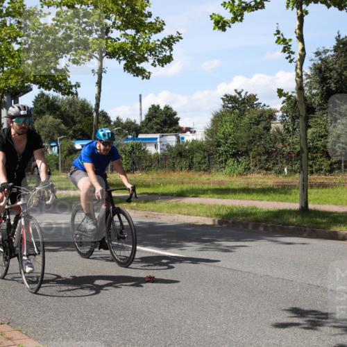10.08.2025 - GEWOBA Citytriathlon Bremen Yannick Fuchs http://msf.ph/oto/8543832 10.08.2025 14:39:49 Radfahren 52, 69, 80, 90, 124, 139, 215, 217, 274 meine-sportfotos.de