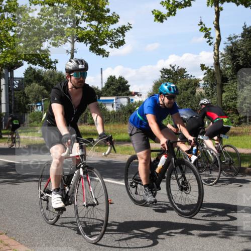 10.08.2025 - GEWOBA Citytriathlon Bremen Yannick Fuchs http://msf.ph/oto/8543835 10.08.2025 14:39:50 Radfahren 52, 69, 80, 90, 124, 139, 215, 217, 274 meine-sportfotos.de