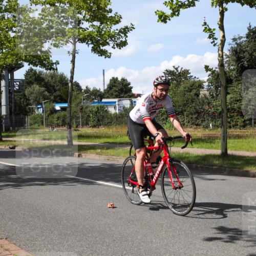 10.08.2025 - GEWOBA Citytriathlon Bremen Yannick Fuchs http://msf.ph/oto/8543841 10.08.2025 14:39:52 Radfahren 52, 69, 80, 90, 124, 139, 215, 217, 274 meine-sportfotos.de