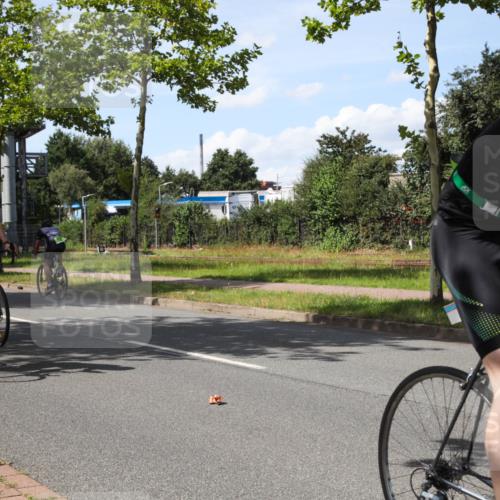 10.08.2025 - GEWOBA Citytriathlon Bremen Yannick Fuchs http://msf.ph/oto/8543852 10.08.2025 14:40:02 Radfahren 52, 59, 69, 124, 139, 217, 225, 274 meine-sportfotos.de