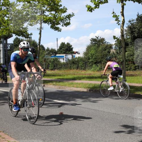 10.08.2025 - GEWOBA Citytriathlon Bremen Yannick Fuchs http://msf.ph/oto/8543854 10.08.2025 14:40:02 Radfahren 52, 59, 69, 124, 139, 217, 225, 274 meine-sportfotos.de