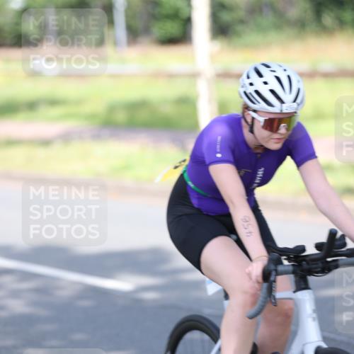 10.08.2025 - GEWOBA Citytriathlon Bremen Yannick Fuchs http://msf.ph/oto/8543879 10.08.2025 10:54:45 Radfahren 75, 85, 356, 373, 378, 452, 456 meine-sportfotos.de