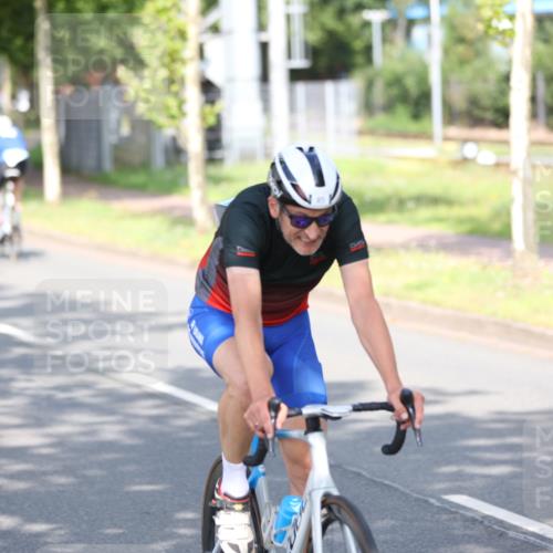 10.08.2025 - GEWOBA Citytriathlon Bremen Yannick Fuchs http://msf.ph/oto/8543886 10.08.2025 10:54:50 Radfahren 33, 85, 373, 378, 452, 456 meine-sportfotos.de