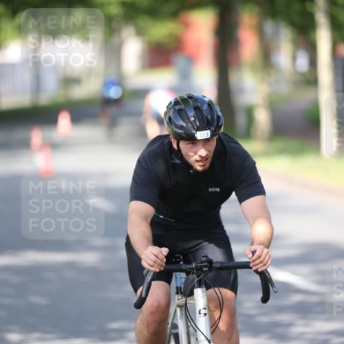 10.08.2025 - GEWOBA Citytriathlon Bremen Yannick Fuchs http://msf.ph/oto/8543899 10.08.2025 10:54:54 Radfahren 33, 85, 373, 378, 452, 456 meine-sportfotos.de