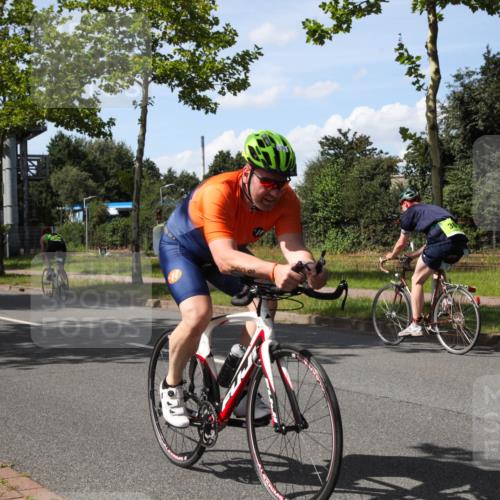 10.08.2025 - GEWOBA Citytriathlon Bremen Yannick Fuchs http://msf.ph/oto/8543901 10.08.2025 14:40:28 Radfahren 29, 47, 131, 242, 258, 297, 529 meine-sportfotos.de