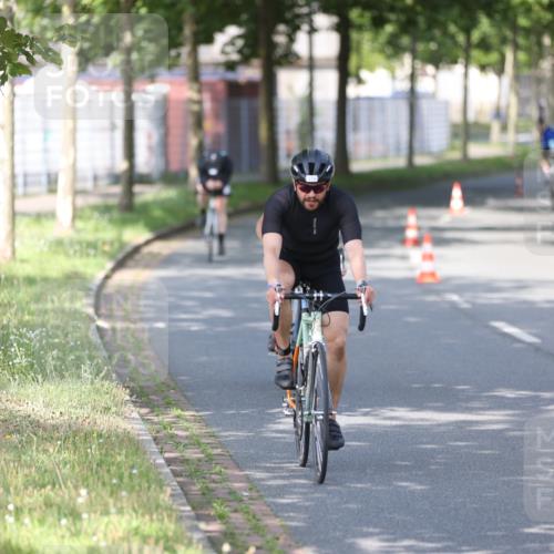 10.08.2025 - GEWOBA Citytriathlon Bremen Yannick Fuchs http://msf.ph/oto/8543909 10.08.2025 10:54:55 Radfahren 33, 85, 373, 378, 452, 456 meine-sportfotos.de