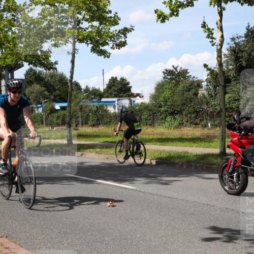 10.08.2025 - GEWOBA Citytriathlon Bremen Yannick Fuchs http://msf.ph/oto/8543915 10.08.2025 14:40:39 Radfahren 29, 47, 131, 186, 211, 224, 242, 258, 289, 297, 529 meine-sportfotos.de