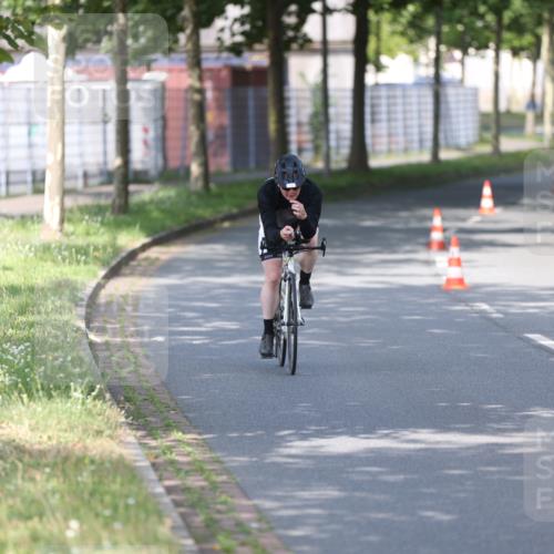 10.08.2025 - GEWOBA Citytriathlon Bremen Yannick Fuchs http://msf.ph/oto/8543924 10.08.2025 10:54:57 Radfahren 33, 85, 373, 378, 452 meine-sportfotos.de