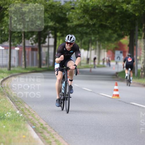10.08.2025 - GEWOBA Citytriathlon Bremen Yannick Fuchs http://msf.ph/oto/8543925 10.08.2025 12:52:30 Radfahren 579, 599, 603, 639, 701, 834, 858, 891 meine-sportfotos.de