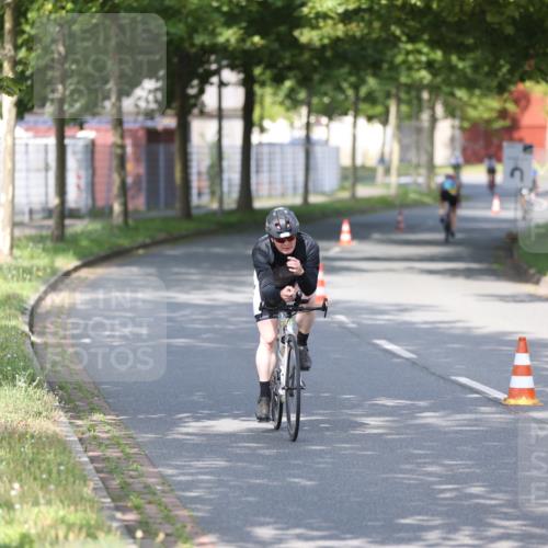 10.08.2025 - GEWOBA Citytriathlon Bremen Yannick Fuchs http://msf.ph/oto/8543928 10.08.2025 10:54:58 Radfahren 33, 85, 373, 378, 452 meine-sportfotos.de