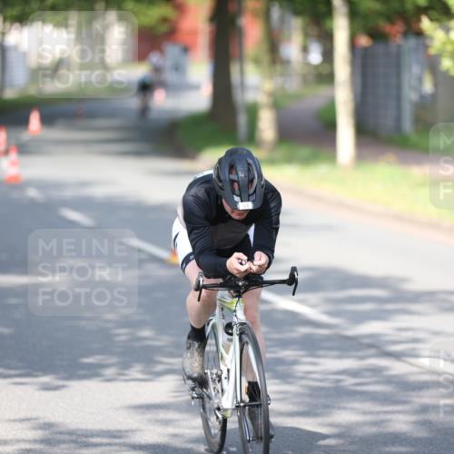 10.08.2025 - GEWOBA Citytriathlon Bremen Yannick Fuchs http://msf.ph/oto/8543932 10.08.2025 10:54:59 Radfahren 33, 85, 373, 378, 418, 452 meine-sportfotos.de