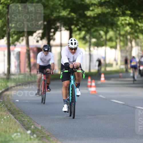 10.08.2025 - GEWOBA Citytriathlon Bremen Yannick Fuchs http://msf.ph/oto/8543939 10.08.2025 10:55:12 Radfahren 19, 33, 163, 211, 219, 397, 418 meine-sportfotos.de