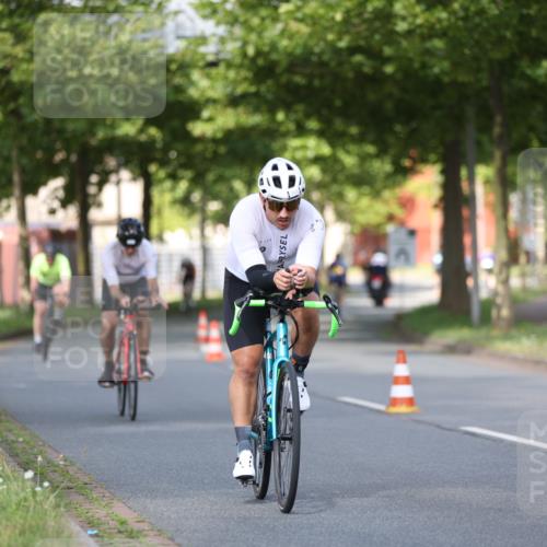 10.08.2025 - GEWOBA Citytriathlon Bremen Yannick Fuchs http://msf.ph/oto/8543945 10.08.2025 10:55:13 Radfahren 19, 163, 211, 219, 397, 418 meine-sportfotos.de