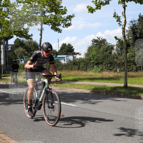 10.08.2025 - GEWOBA Citytriathlon Bremen Yannick Fuchs http://msf.ph/oto/8543951 10.08.2025 14:40:58 Radfahren 103, 142, 177, 204, 211, 224, 253, 432, 476, 477 meine-sportfotos.de