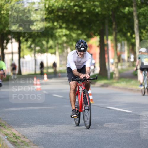10.08.2025 - GEWOBA Citytriathlon Bremen Yannick Fuchs http://msf.ph/oto/8543952 10.08.2025 10:55:14 Radfahren 19, 163, 211, 219, 397, 418 meine-sportfotos.de
