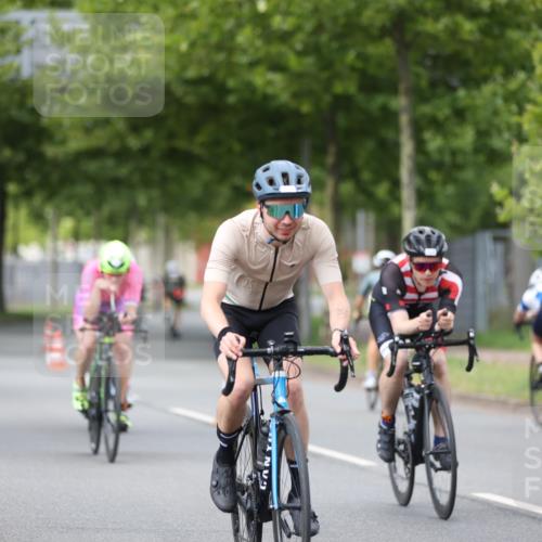 10.08.2025 - GEWOBA Citytriathlon Bremen Yannick Fuchs http://msf.ph/oto/8543969 10.08.2025 12:52:44 Radfahren 565, 579, 635, 639, 642, 686, 763, 915, 919, 956 meine-sportfotos.de