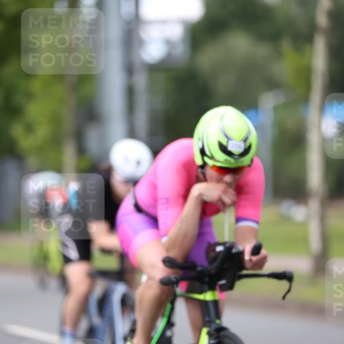10.08.2025 - GEWOBA Citytriathlon Bremen Yannick Fuchs http://msf.ph/oto/8543981 10.08.2025 12:52:45 Radfahren 565, 579, 635, 642, 686, 763, 915, 919, 956 meine-sportfotos.de