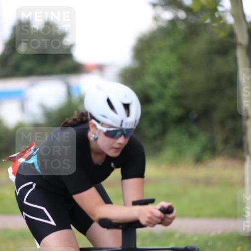 10.08.2025 - GEWOBA Citytriathlon Bremen Yannick Fuchs http://msf.ph/oto/8543988 10.08.2025 12:52:46 Radfahren 565, 579, 635, 642, 686, 763, 915, 919, 956 meine-sportfotos.de