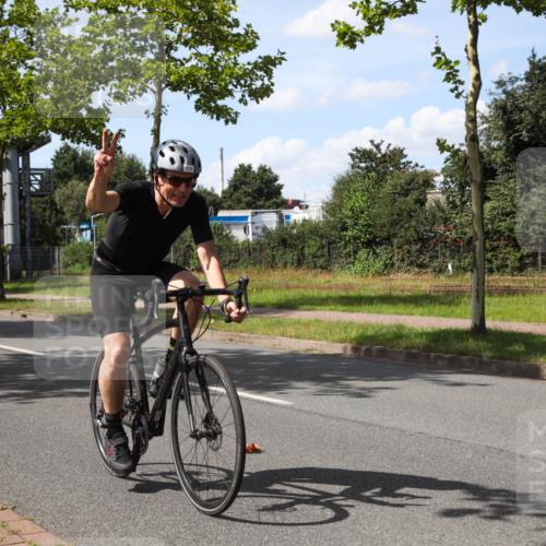 10.08.2025 - GEWOBA Citytriathlon Bremen Yannick Fuchs http://msf.ph/oto/8544008 10.08.2025 14:41:36 Radfahren 36, 306, 317, 343, 480, 513 meine-sportfotos.de