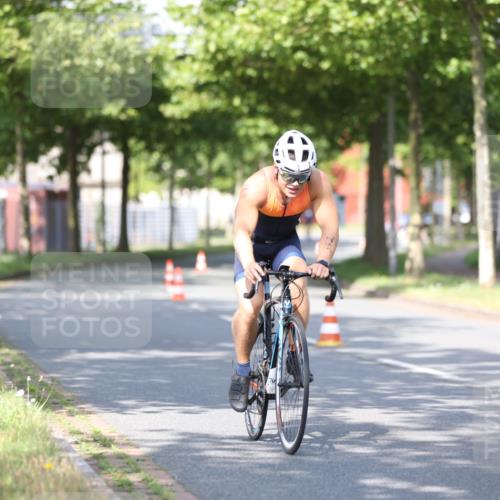 10.08.2025 - GEWOBA Citytriathlon Bremen Yannick Fuchs http://msf.ph/oto/8544010 10.08.2025 10:55:28 Radfahren 19, 163, 211, 219, 397, 444 meine-sportfotos.de