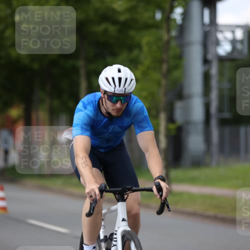 10.08.2025 - GEWOBA Citytriathlon Bremen Yannick Fuchs http://msf.ph/oto/8544012 10.08.2025 12:52:51 Radfahren 565, 579, 635, 642, 686, 763, 915, 919, 956 meine-sportfotos.de