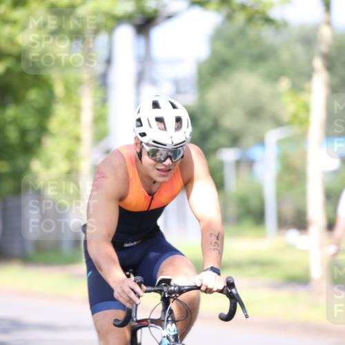 10.08.2025 - GEWOBA Citytriathlon Bremen Yannick Fuchs http://msf.ph/oto/8544014 10.08.2025 10:55:28 Radfahren 19, 163, 211, 219, 397, 444 meine-sportfotos.de