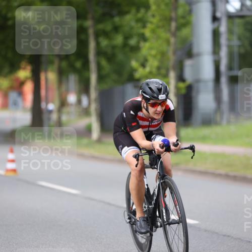 10.08.2025 - GEWOBA Citytriathlon Bremen Yannick Fuchs http://msf.ph/oto/8544023 10.08.2025 12:52:55 Radfahren 565, 635, 642, 686, 763, 833, 895, 915, 919, 956 meine-sportfotos.de