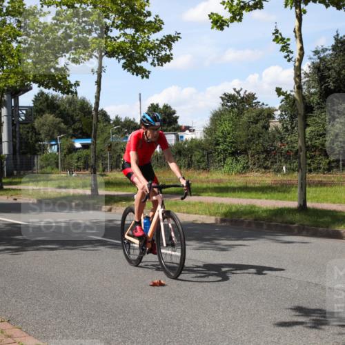 10.08.2025 - GEWOBA Citytriathlon Bremen Yannick Fuchs http://msf.ph/oto/8544025 10.08.2025 14:41:47 Radfahren 209, 213, 262, 306, 317, 343, 478, 480, 513 meine-sportfotos.de