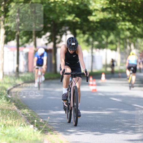 10.08.2025 - GEWOBA Citytriathlon Bremen Yannick Fuchs http://msf.ph/oto/8544031 10.08.2025 10:55:41 Radfahren 93, 117, 444, 480 meine-sportfotos.de
