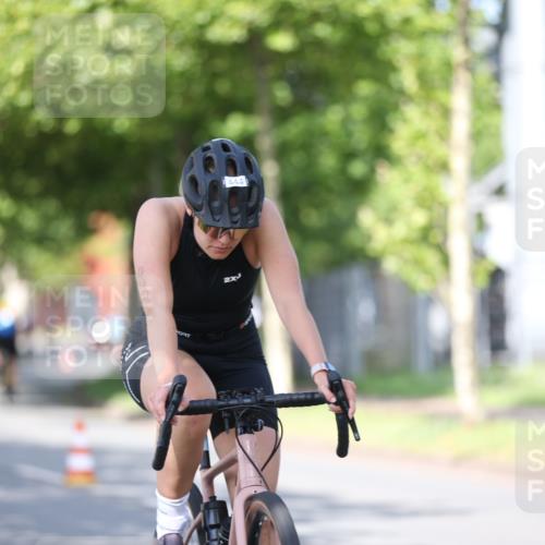 10.08.2025 - GEWOBA Citytriathlon Bremen Yannick Fuchs http://msf.ph/oto/8544041 10.08.2025 10:55:42 Radfahren 93, 117, 207, 444, 480 meine-sportfotos.de
